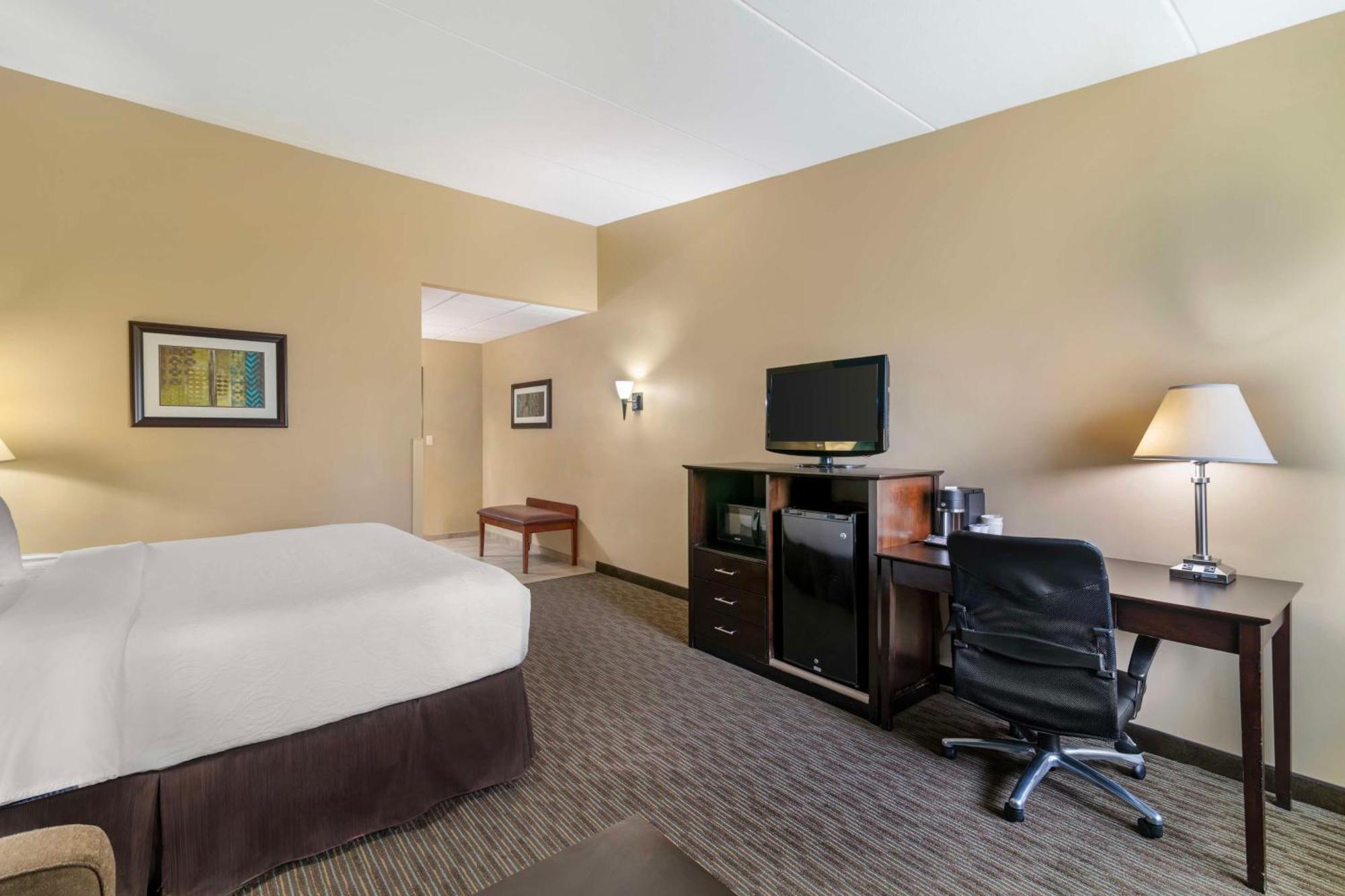 Best Western Plus Платтсбург Екстер'єр фото