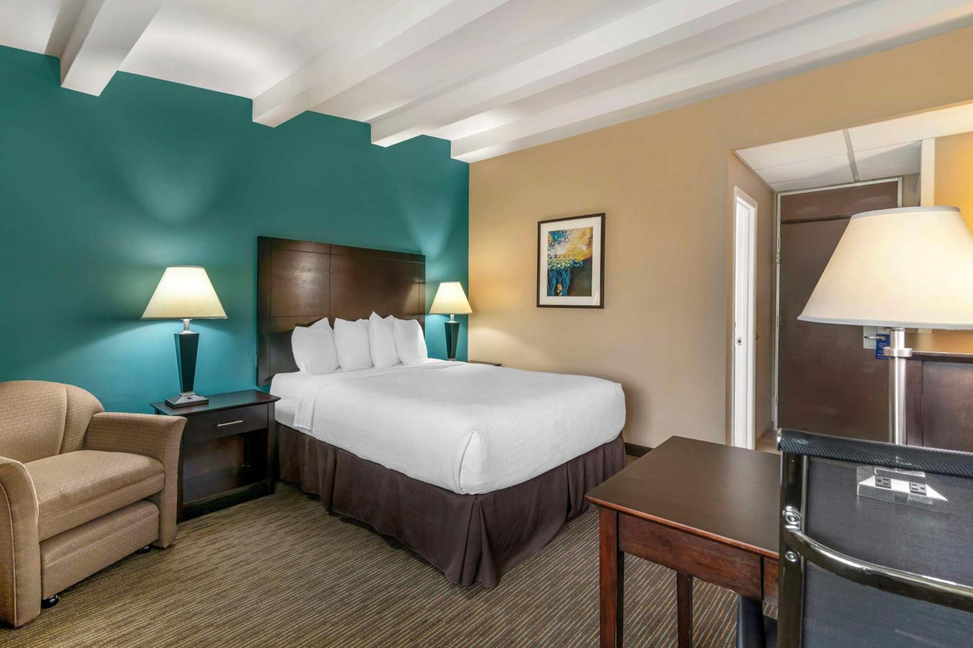 Best Western Plus Платтсбург Екстер'єр фото